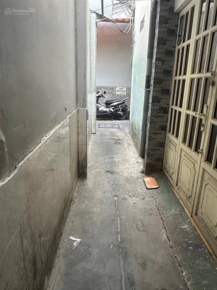 Cần bán nhà nhỏ, hẻm đường bùi thị xuân, p tân sơn hoà (p2 tân bình). dt 19m2, 1 đúc, 1gác gỗ, hẻm