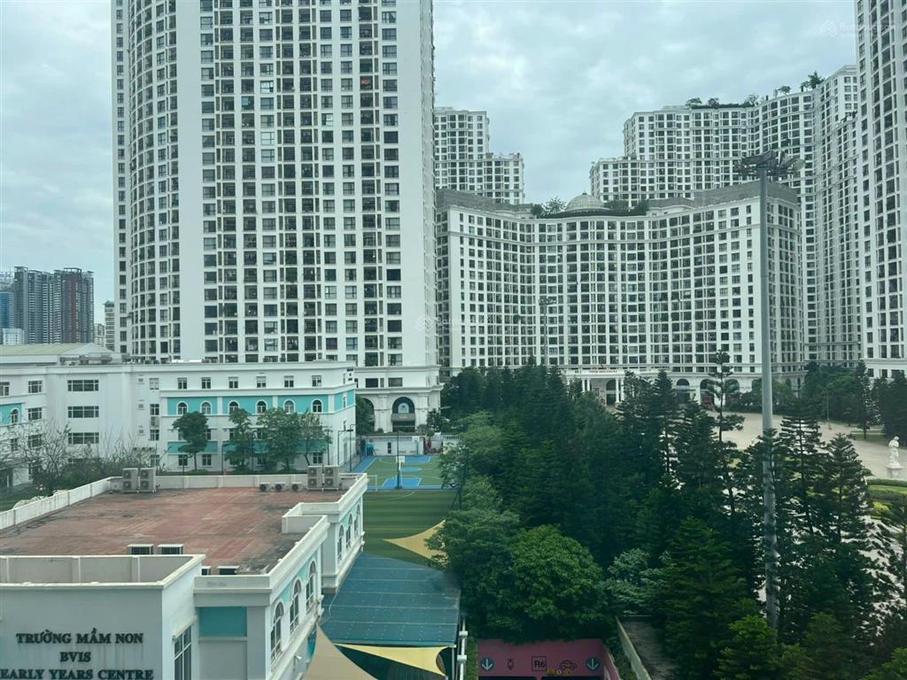 Bán gấp sàn văn phòng 120m2 tại vinhomes royal city nguyễn trãi, thanh xuân