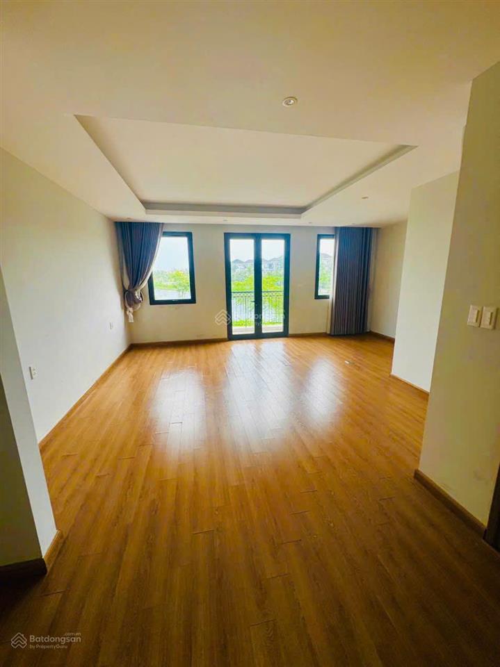 Cần bán căn biệt thự ven hồ ngọc trai, khu du lịch đông hùng thắng, bãi cháy, tp. hạ long