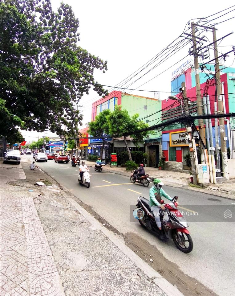 Nhà c4 mặt tiền kinh doanh đường 20m song hành đông hưng thuận q12, dt 5.3mx17m, gần trường chinh