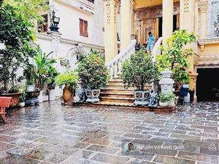 Biệt thự 5 tầng + hầm thang máy hồ bơi full nội thất.dt 10.5mx36m.dtcn 325m2.khu vip cmt8 tân bình