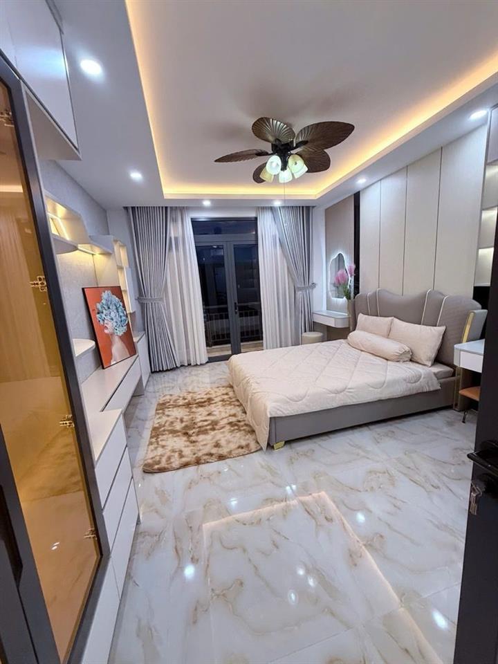 Nhà mới 5 tầng thang máy full nội thất.dt 4mx16m khu dân cư vip phan huy ích p an hội tây.chỉ 12 tỷ