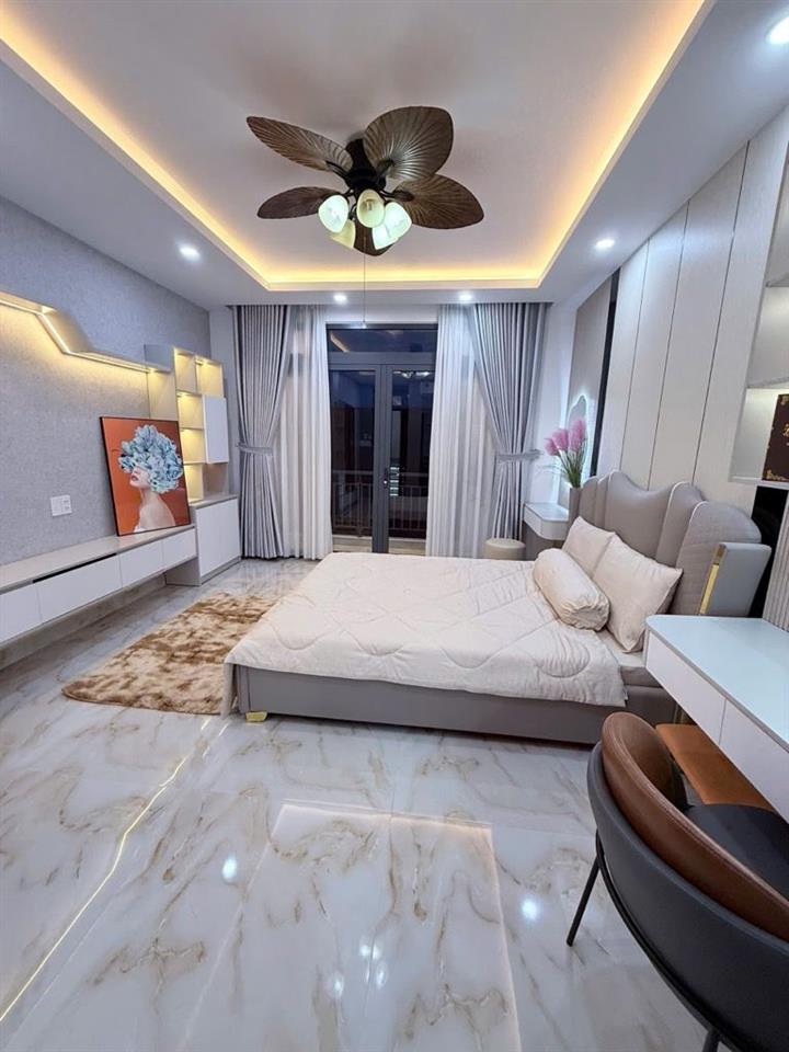 Nhà mới 5 tầng thang máy full nội thất.dt 4mx16m khu dân cư vip phan huy ích p an hội tây.chỉ 12 tỷ