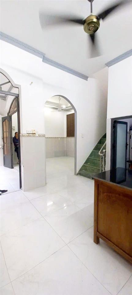 Nhà 2 tầng ngang 7mx6m nguyễn sỹ sách p tân sơn. hẻm ô tô khu dân trí vào ở ngay. sát trường chinh.