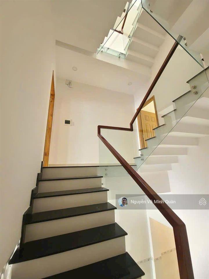 Nhà đẹp 4 tầng khu bàn cờ sát trường chinh p. đông hưng thuận. dt 4mx24m. khu nhà cao tầng.8.9 tỷ