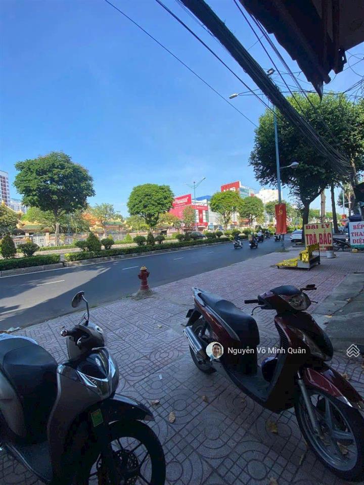 Nhà đẹp 4 tầng khu bàn cờ sát trường chinh p. đông hưng thuận. dt 4mx24m. khu nhà cao tầng.8.9 tỷ