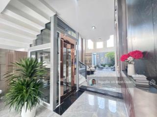 Nhà 6 tầng thang máy đẳng cấp. cách 50m ra mặt tiền phan văn hớn, đông hưng thuận.dt 5mx20m.12.5 tỷ