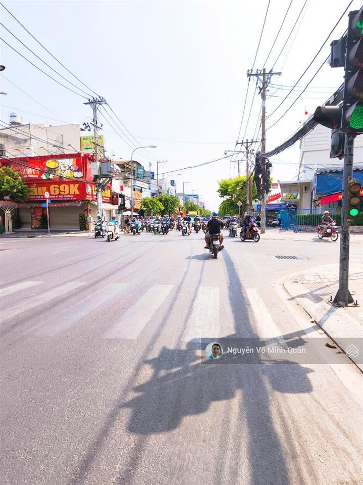Nhà đẹp ngang bề thế 5.8mx8m sát mặt tiền nguyễn ảnh thủ trung mỹ tây. xây dựng mới 4 tầng. 3.9 tỷ