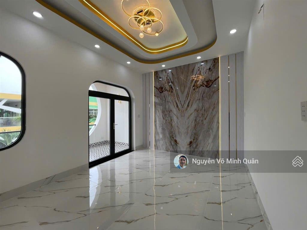 Nhà đẹp 2 tầng full nội thất ở ngay dt 5mx23m dtcn 115m2 ngay phan văn hớn gần chợ bà điểm chỉ 6 tỷ