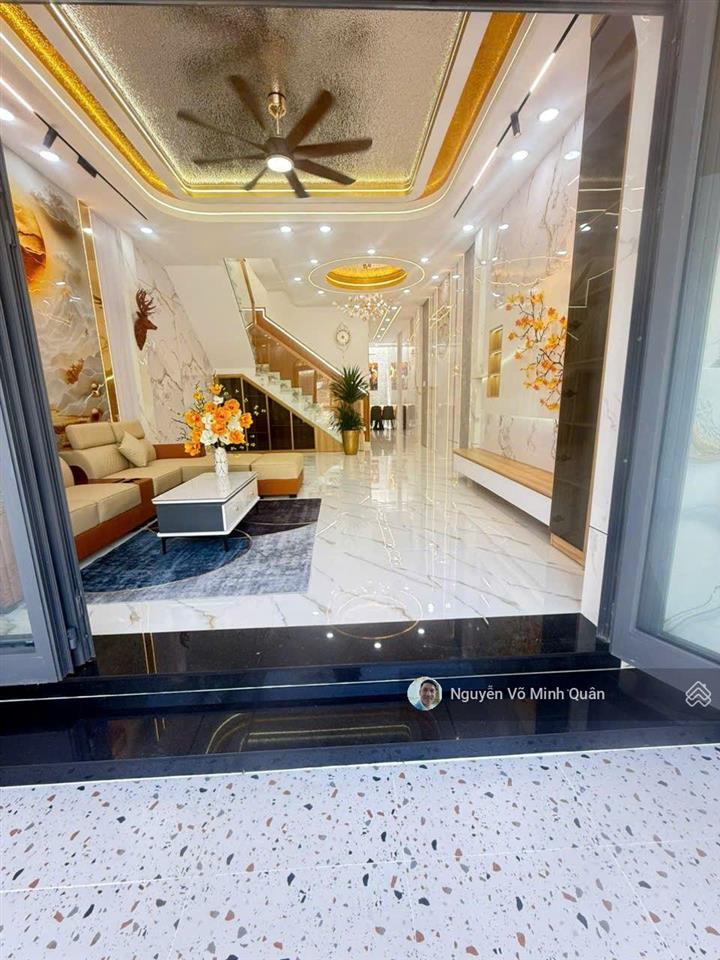 Nhà đẹp 2 tầng full nội thất ở ngay dt 5mx23m dtcn 115m2 ngay phan văn hớn gần chợ bà điểm chỉ 6 tỷ