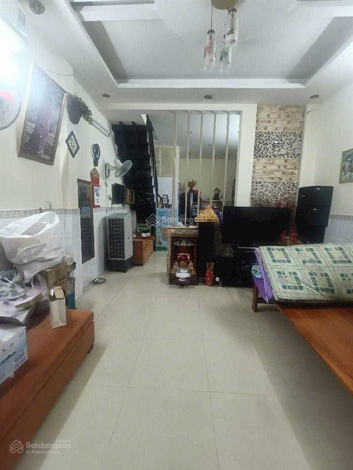 Nhà 2 tầng dt 8mx11m gồm 2 căn đang cho thuê. phan văn hớn đông hưng thuận ngay chợ lạc quang