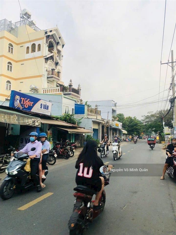 Nhà đẹp 2 tầng nội thất cao cấp. dtcn 100m2 5mx15m nở hậu 9m. hxt 8m sát phan văn hớn trường chinh.