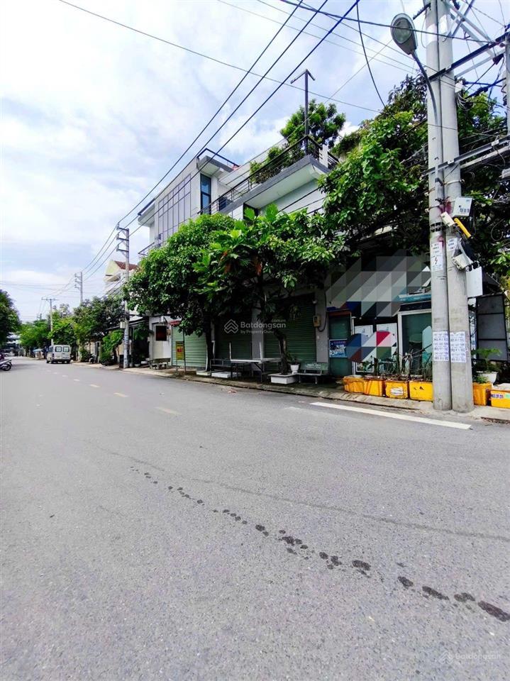 Căn góc 3 tầng 2 mặt tiền đường 12m + vỉa hè.dt 4mx21m kdc vip sát phan văn hớn và ql1a.chỉ 6.8 tỷ