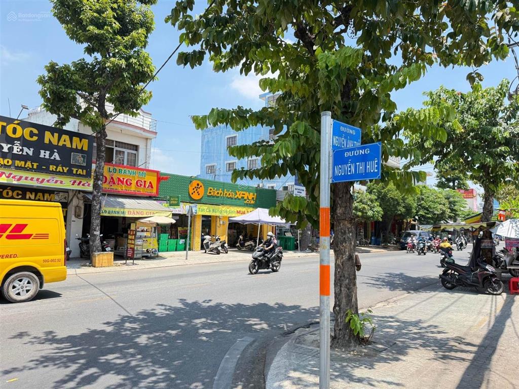 Nhà trệt lửng 2 mặt tiền hẻm trước sau.dt 5mx20m sát nguyễn thị huê ngay chợ cây me.nhỉnh 3 tỷ tl