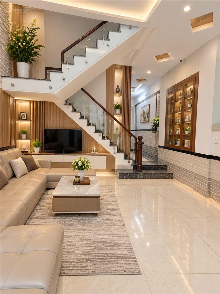 Nhà 3 tầng khu phân lô vip bà điểm hóc môn. dt 5mx17m đường 10m sát mt phan văn hớn. chỉ 5.29 tỷ tl