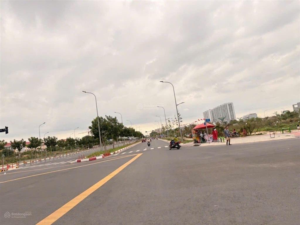 Nhà 3 tầng khu 38ha dương thị giang p. đông hưng thuận. dt 4mx18m sát phan văn hớn. chỉ 8.19 tỷ tl