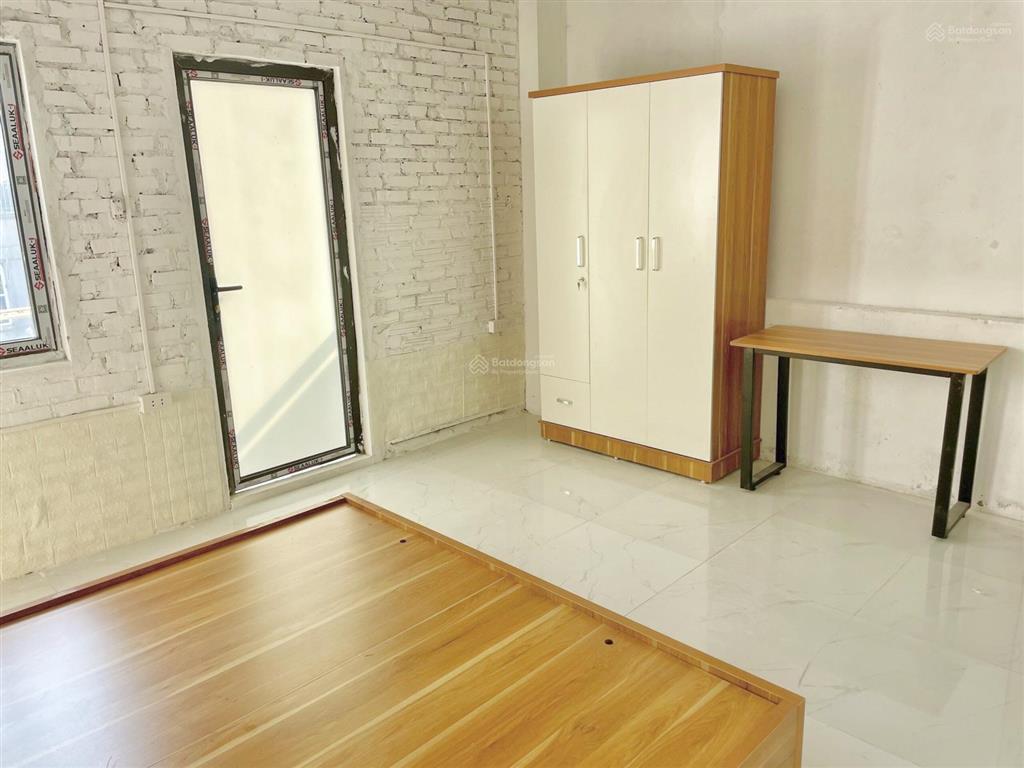 Chính chủ cho thuê phòng ban công to đủ đồ, khép kín giá rẻ cho sinh viên, cặp vợ chồng kđt văn phú