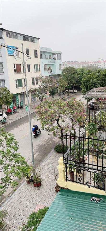 Chính chủ cho thuê phòng ban công to đủ đồ, khép kín giá rẻ cho sinh viên, cặp vợ chồng kđt văn phú