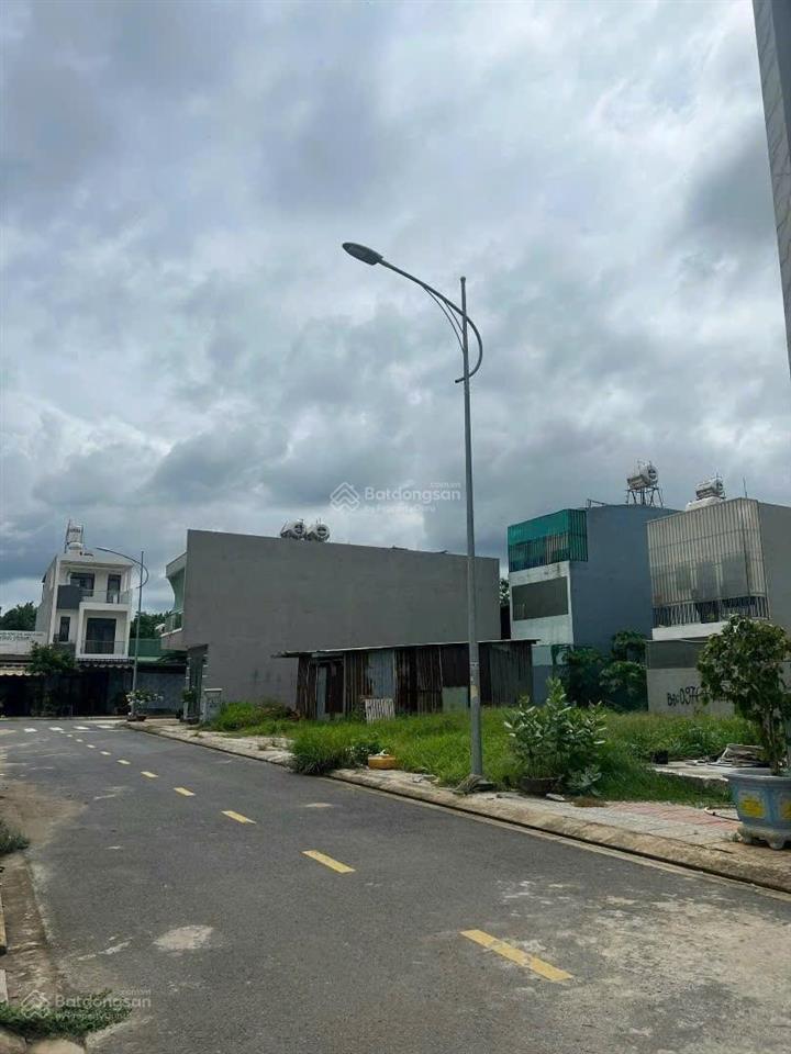 Khu dân cư sân bay lt, mặt tiền đt769 chủ gửi 80m² đất thổ cư, xây dựng tự do, giá 2 tỷ 4, shr!