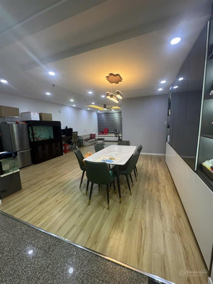 Bán cc 3pn, 2wc, 150m2, 6,4 tỷ tại khu căn hộ chánh hưng  giai việt, q8, hcm