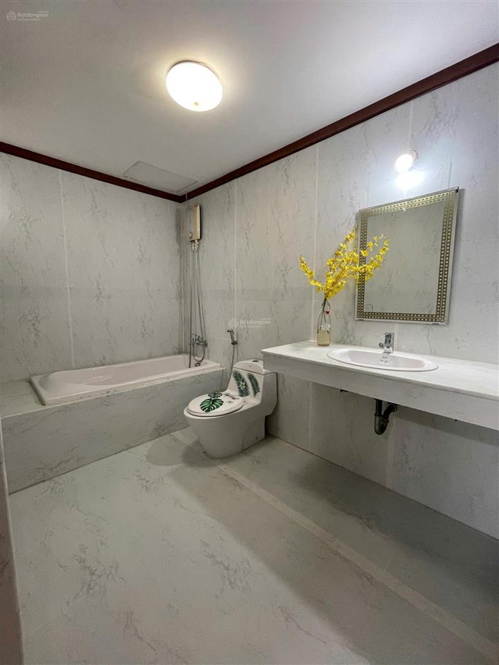 Bán cc 3pn, 2wc, 150m2, 6,4 tỷ tại khu căn hộ chánh hưng  giai việt, q8, hcm
