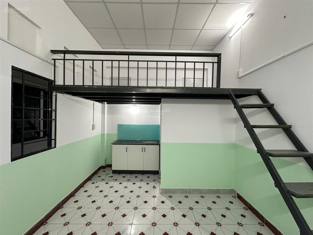 Phòng cho thuê mới hoàn thành gác cao không đụng đầu  khu vực k300