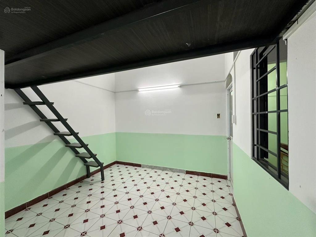 Phòng cho thuê mới hoàn thành gác cao không đụng đầu  khu vực k300