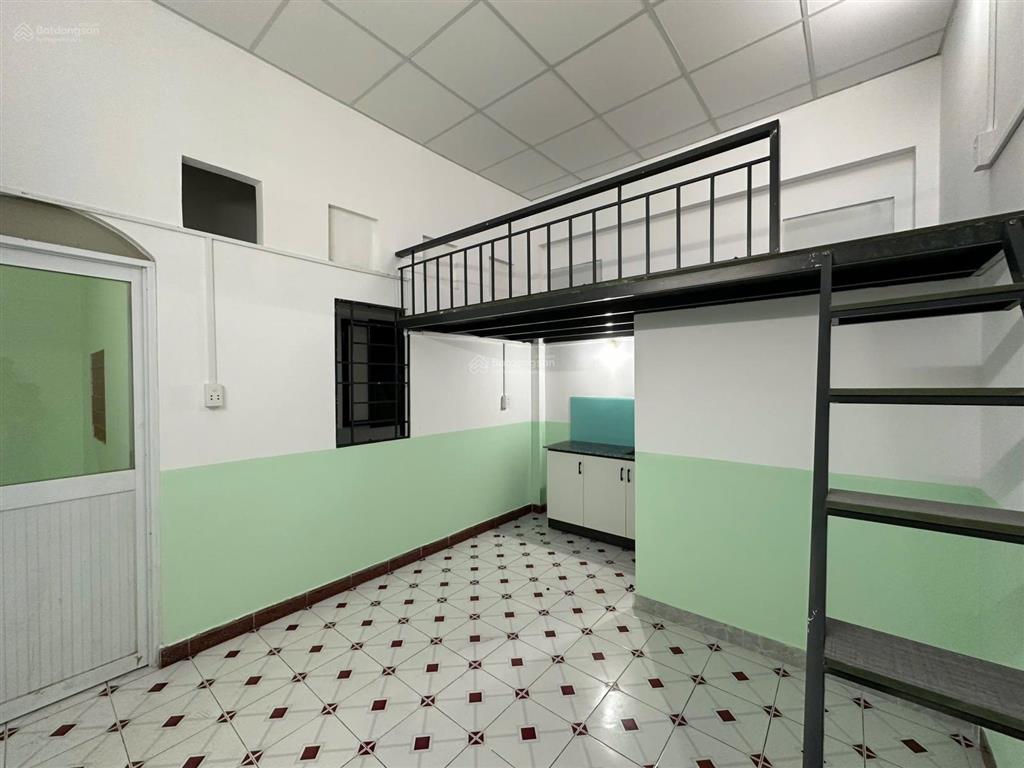 Phòng cho thuê mới hoàn thành gác cao không đụng đầu  khu vực k300