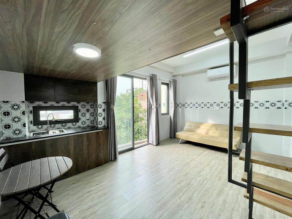 Phòng mới xây full nội thất, ban công, cửa sổ, ngay công viên phần mềm, tô ký