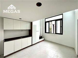 Phòng mới xây full nội thất  ban công, cửa sổ  ngay trường chinh, e.town cộng hoà