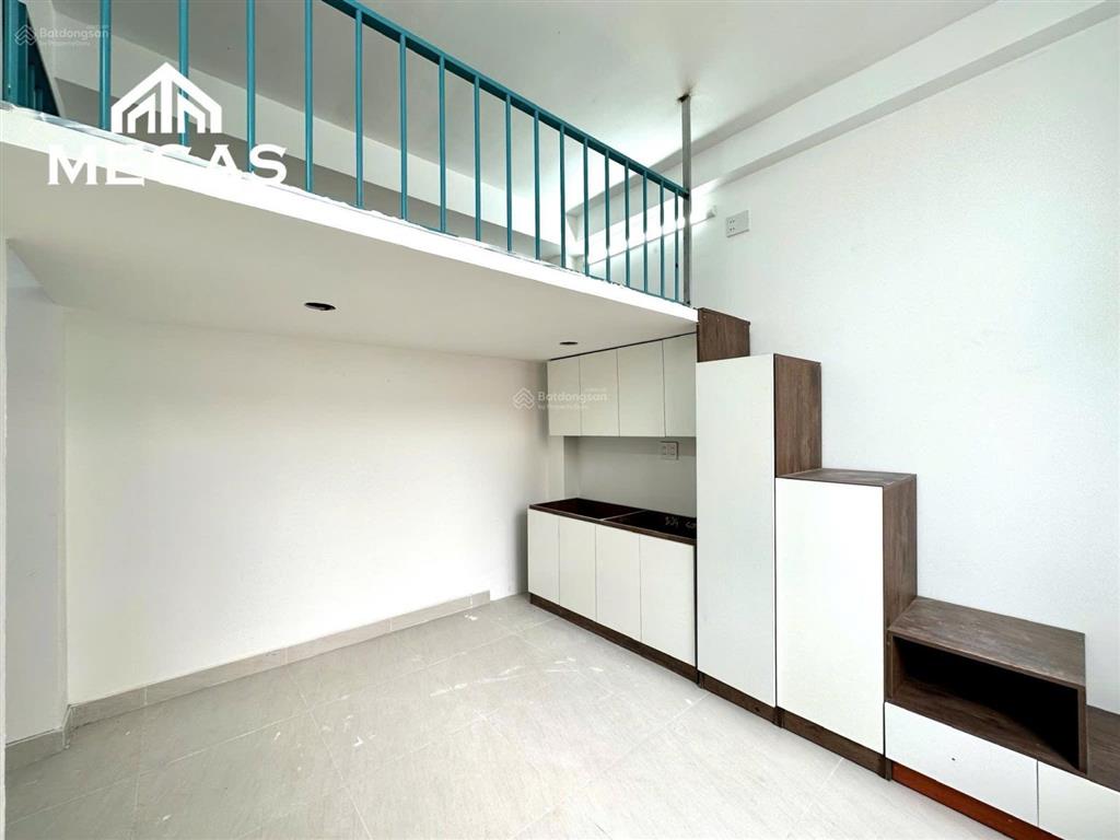 Phòng mới xây full nội thất  ban công, cửa sổ  ngay trường chinh, e.town cộng hoà