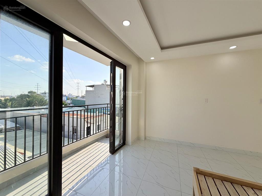 Phòng mới xây đầy đủ nội thất, ban công, cửa sổ, ngay cvpm, lê văn khương, dương thị mười