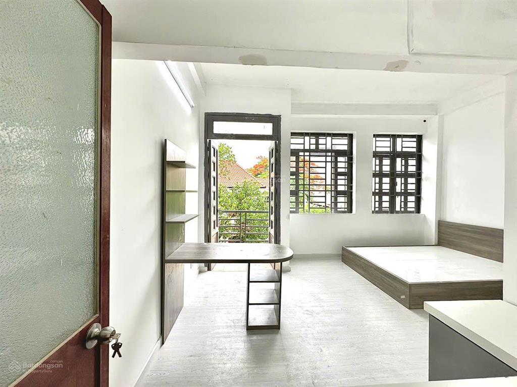 Phòng mới full nội thất, ban công, cửa sổ, ngay dương thị mười  hiệp thành  lê văn khương