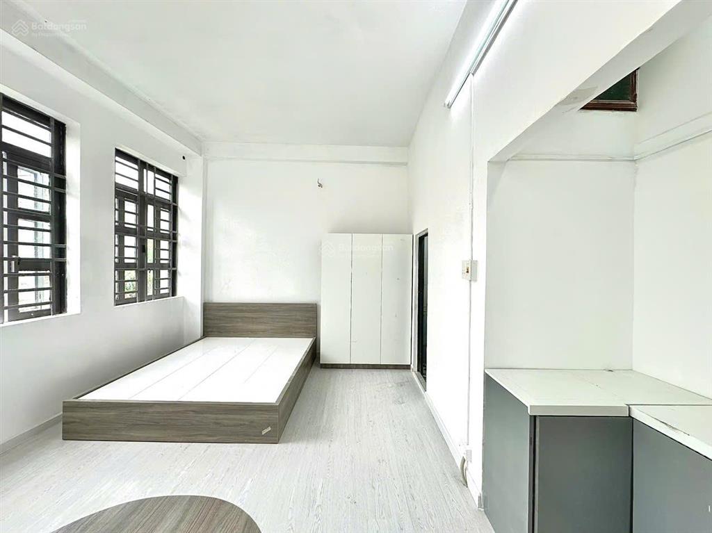 Phòng mới full nội thất, ban công, cửa sổ, ngay dương thị mười  hiệp thành  lê văn khương