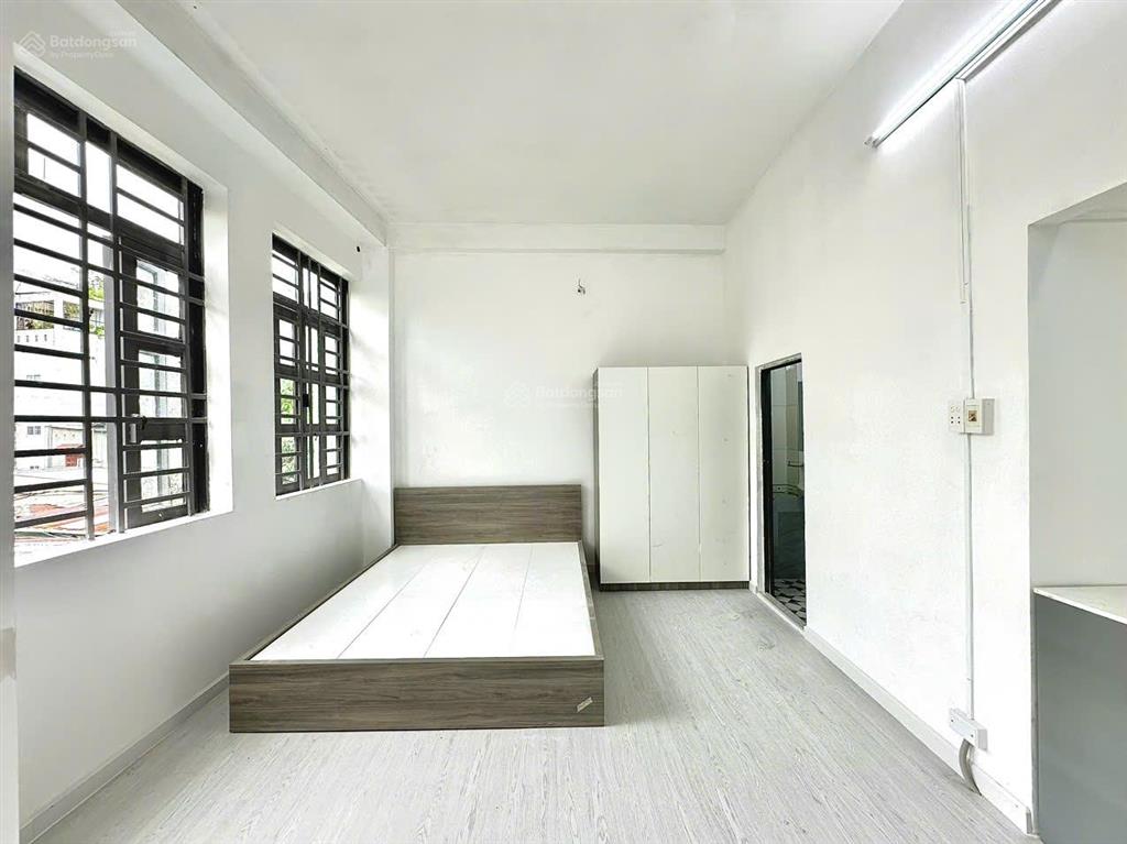 Phòng mới full nội thất, ban công, cửa sổ, ngay dương thị mười  hiệp thành  lê văn khương