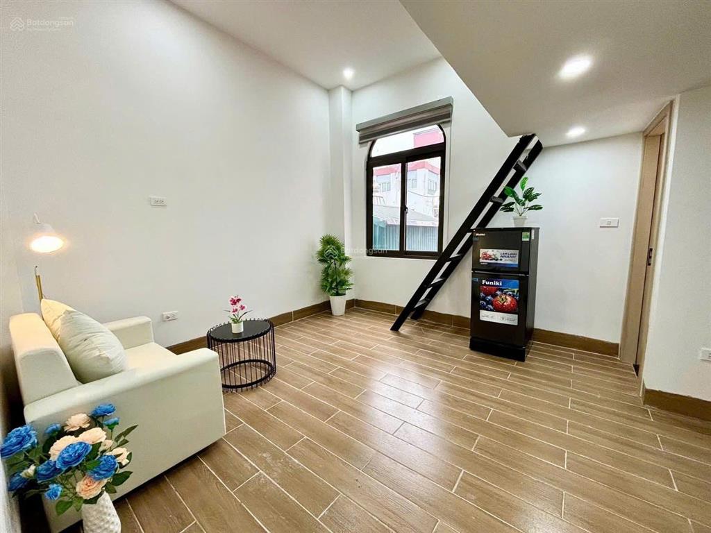Phòng gác mới xây cho thuê  ban công, cửa sổ, ngay cvpm, ngã tư tô ký & nguyễn ảnh thủ