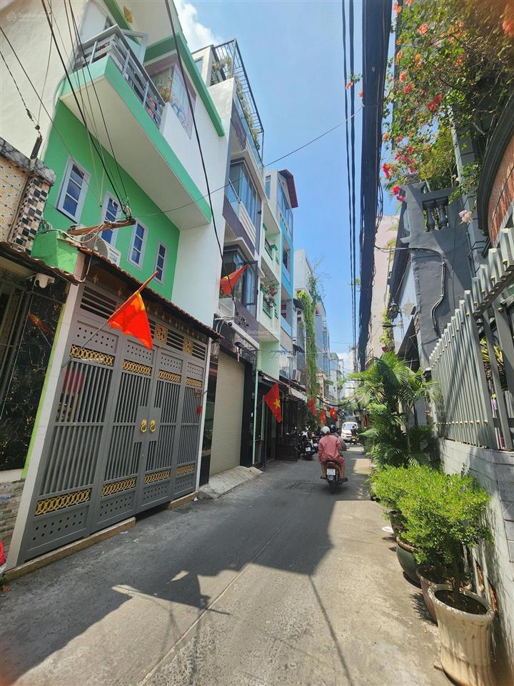 Bán nhà sát cầu chà và quận 8  dt đất 132m2  2 tầng  nhỉnh 7 tỷ  0948 769 ***
