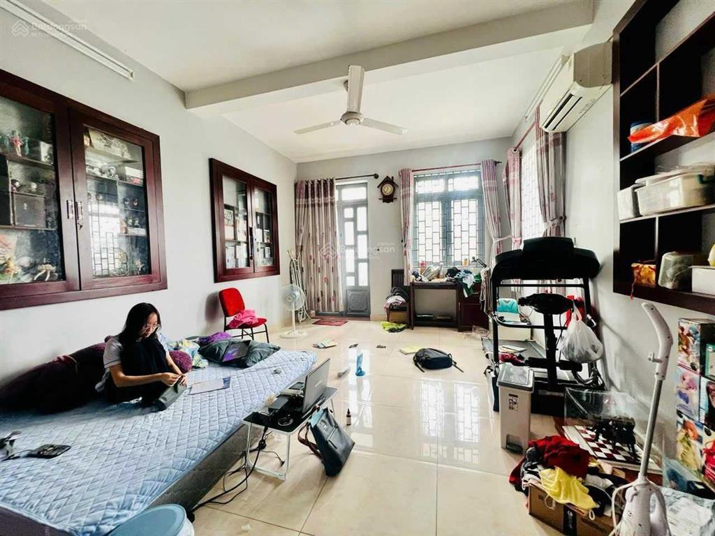 Bán gấp nhà mặt tiền kinh doanh đường số linh chiểu  sát đường chương dương, có phòng ngủ dưới