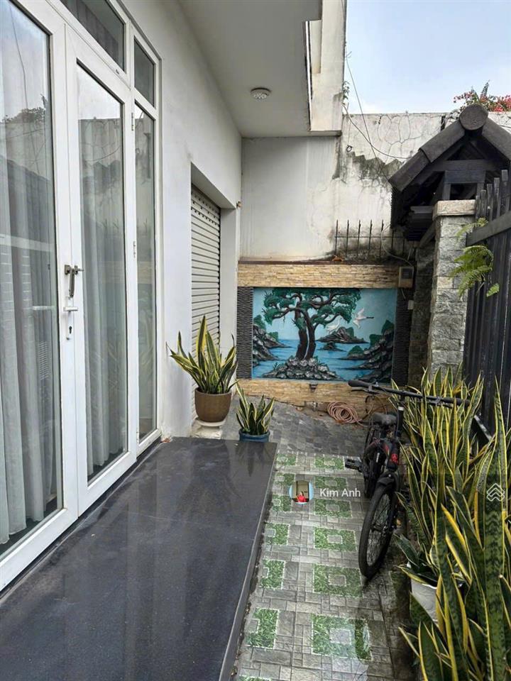 Bán nhanh nhà 2 tầng, 105m2(ngang 8.8m) đường xe tải  cách mặt tiền đặng văn bi 30m thẳng tấp