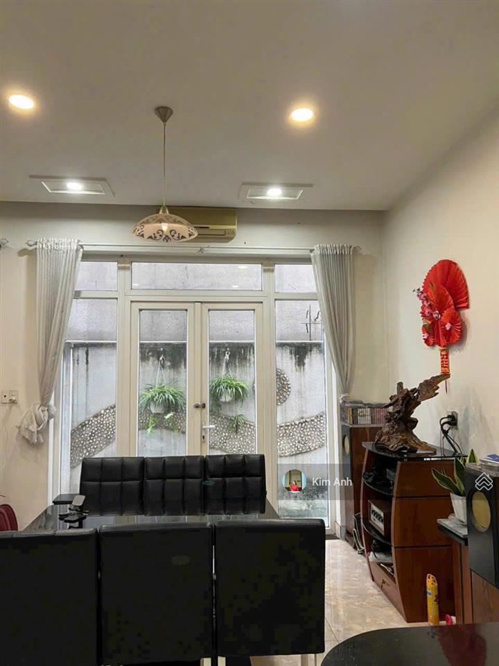 Bán nhanh nhà 2 tầng, 105m2(ngang 8.8m) đường xe tải  cách mặt tiền đặng văn bi 30m thẳng tấp