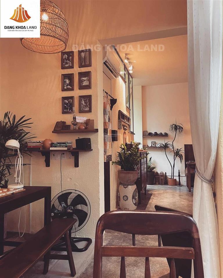 Bán gấp nhà 1t1l, đang kinh doanh cafe ngay mặt đường chương dương, công nhận đủ 63m2, đã hoàn công