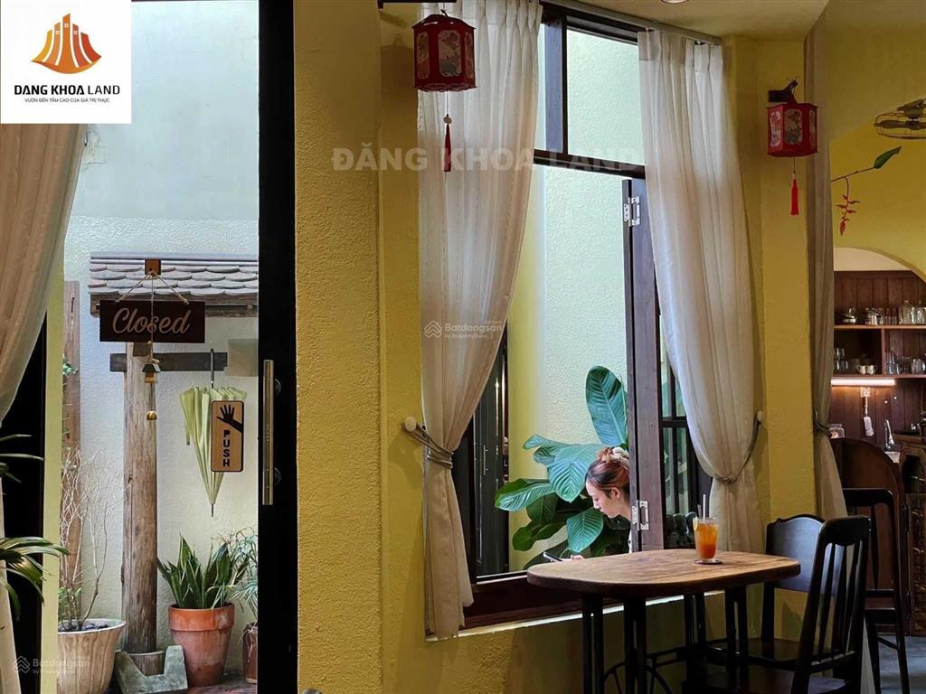 Bán gấp nhà 1t1l, đang kinh doanh cafe ngay mặt đường chương dương, công nhận đủ 63m2, đã hoàn công