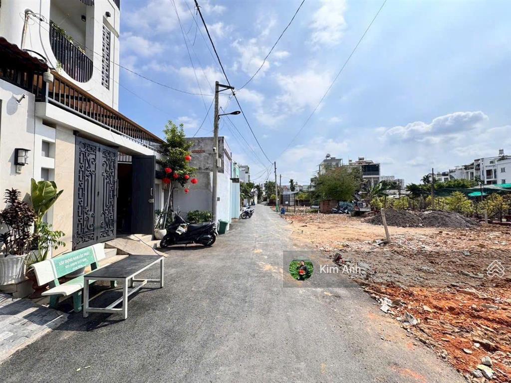 Ngon ạ! bán lô đất hẻm ô tô tránh nhau, giá 4.6 tỷ đất vuông vức, khu dân trí