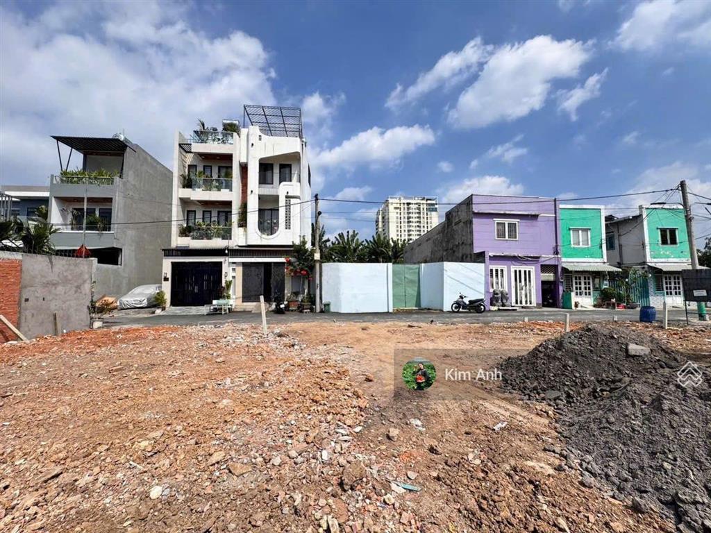 Ngon ạ! bán lô đất hẻm ô tô tránh nhau, giá 4.6 tỷ đất vuông vức, khu dân trí