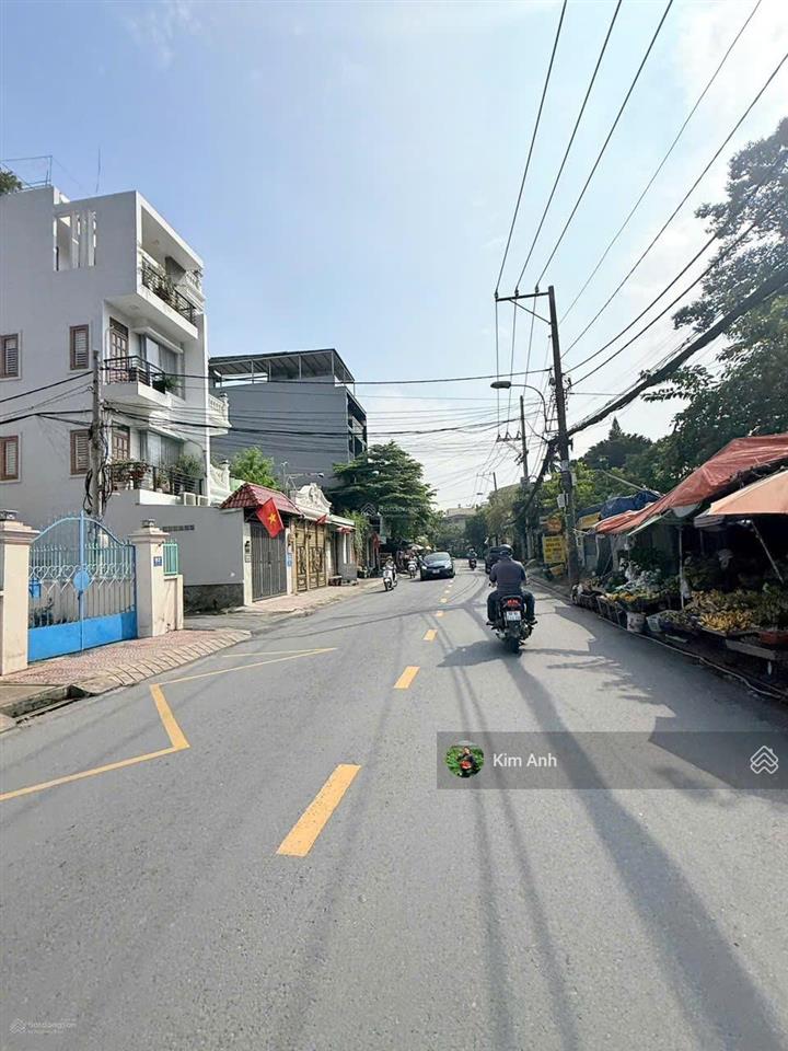 Vip! nhà 3 tầng ngang 8.65m vuông vức, hoàn công đầy đủ, sát phạm văn đồng, ô tô thoải mái