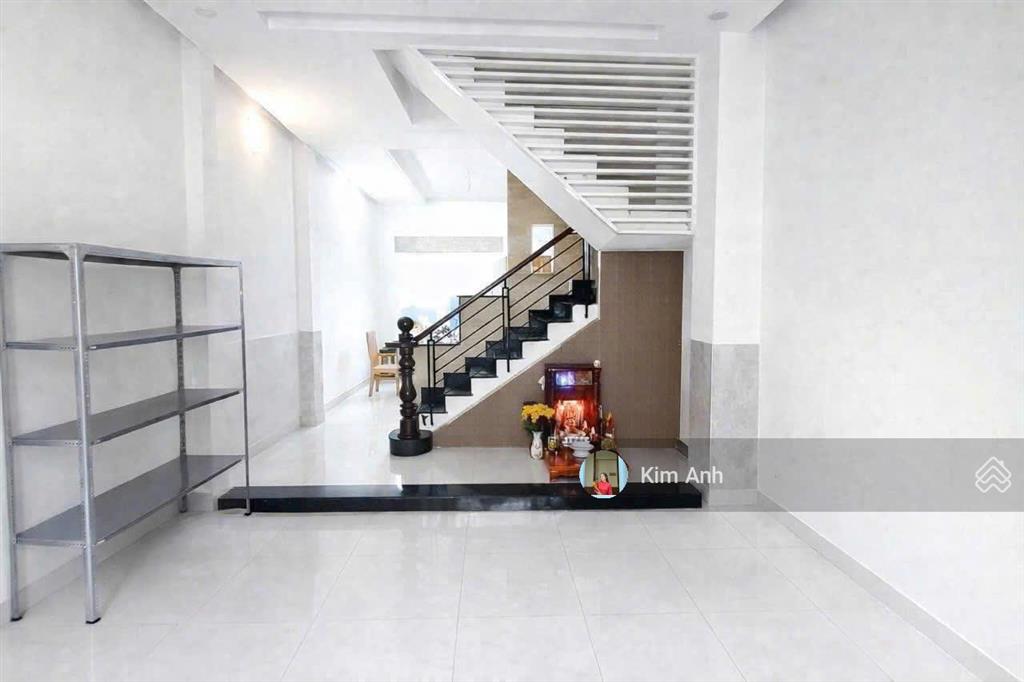 Thơm ạ! bán nhà 3 tầng đường xe tải rộng rãi, sát mặt đường số 9 linh tây. gần ngay phạm văn đồng