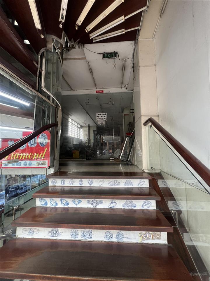Cho thuê nhà mặt phố 20 sư vạn hạnh, 65 triệu, 96 m2, hàng hiếm tại quận 5, tp.hcm