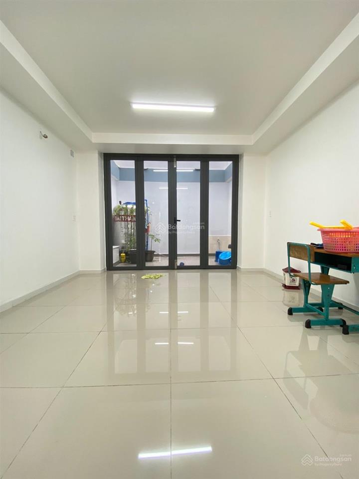 Cho thuê nhà mặt tiền 6 tầng đ.tân thành gần bệnh viện chợ rẫy thuận tiện mở vp, phòng khám, ở