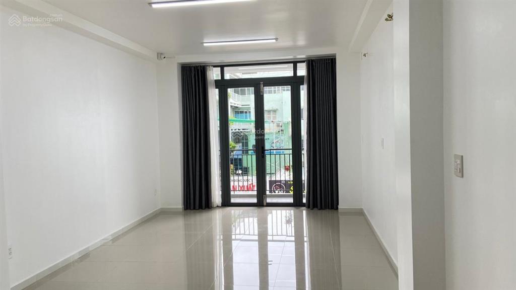Cho thuê nhà mặt tiền 6 tầng đ.tân thành gần bệnh viện chợ rẫy thuận tiện mở vp, phòng khám, ở