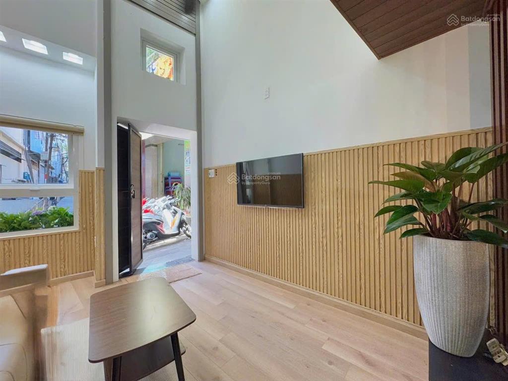 Bán nhà 3.5 tầng sau mặt mặt tiền hàm nghi 1 căn nhà